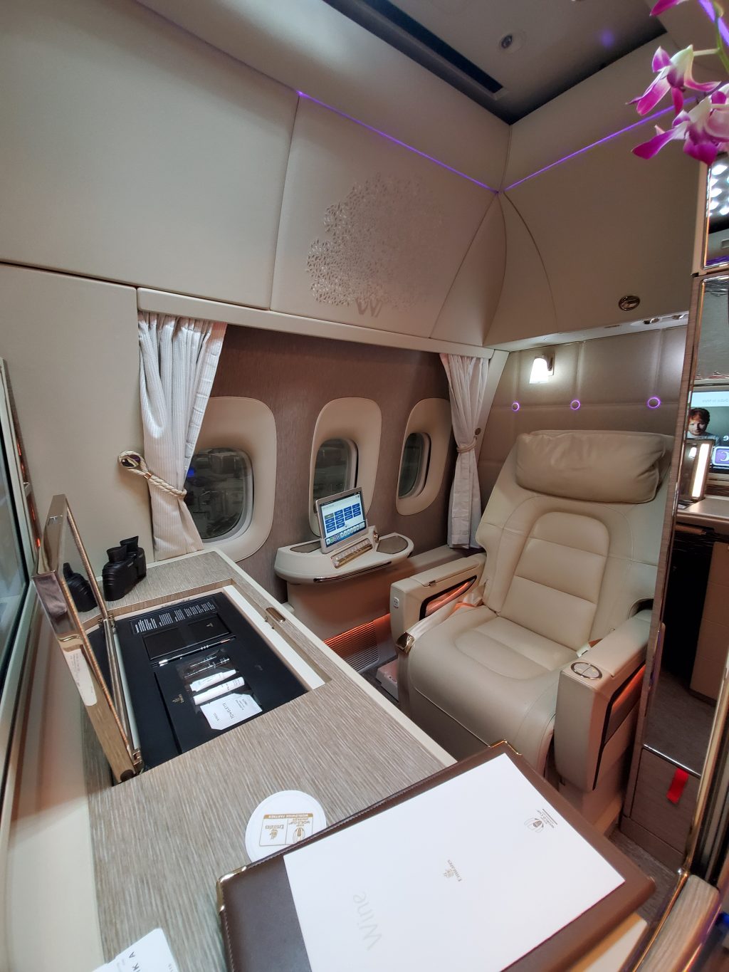 Emirates First Class – “The Game Changer” – Boeing 777 Points & Miles ...